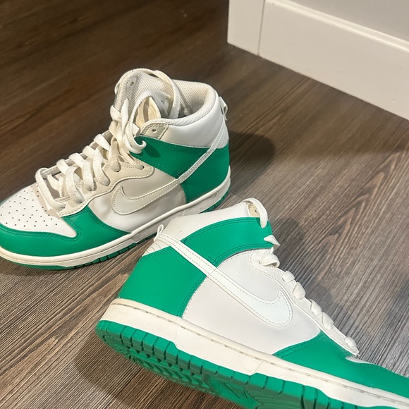 Nike White and Green High-Top Sneakers - Picture 7 of 8